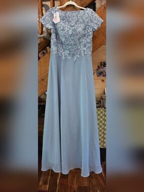 Elegant Light Blue Lace Bodice Evening Dress